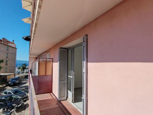Vente Appartement 3 pièces 71.12 m2 Ajaccio