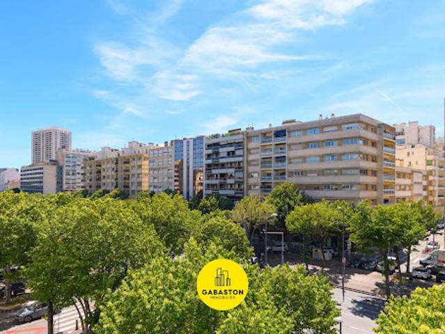 Vente Appartement 3 pièces 72.57 m2 Marseille 8ème
