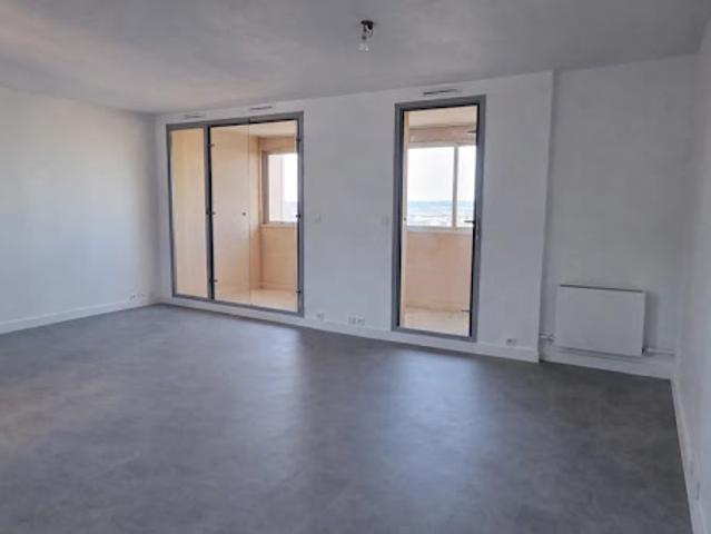Vente Appartement 3 pièces 77.94 m2 Vitrolles