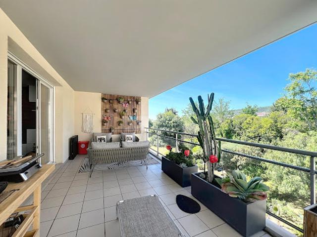 Vente Appartement 3 pièces 74.8 m2 La Ciotat