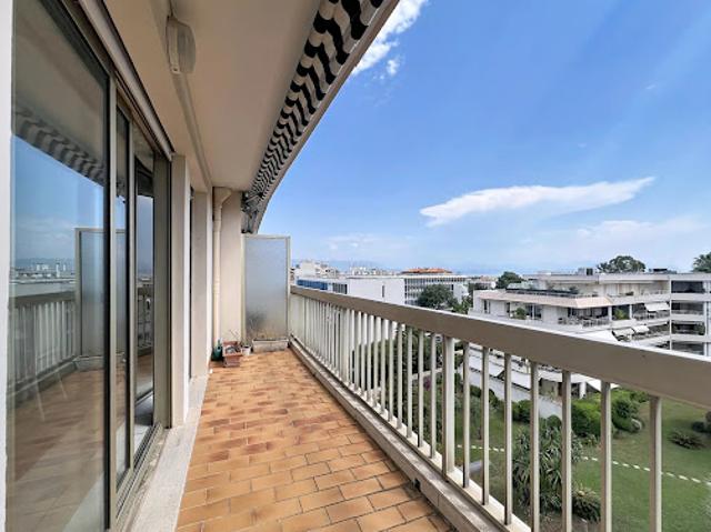 Vente Appartement 3 pièces 74.07 m2 Antibes