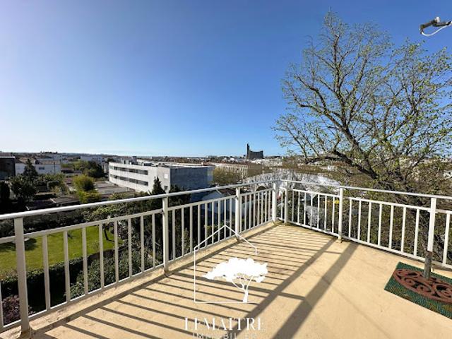 Vente Appartement 3 pièces 75.02 m2 Royan