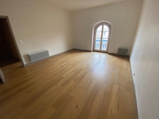 Vente Appartement 3 pièces 75.04 m2 Nimes
