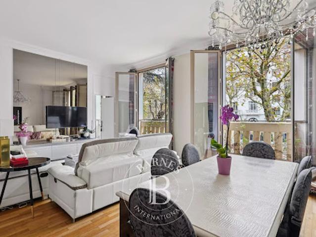 Vente Appartement 3 pièces 75.06 m2 Paris 16ème