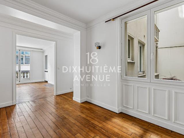 Vente Appartement 3 pièces 75.23 m2 Paris 18ème