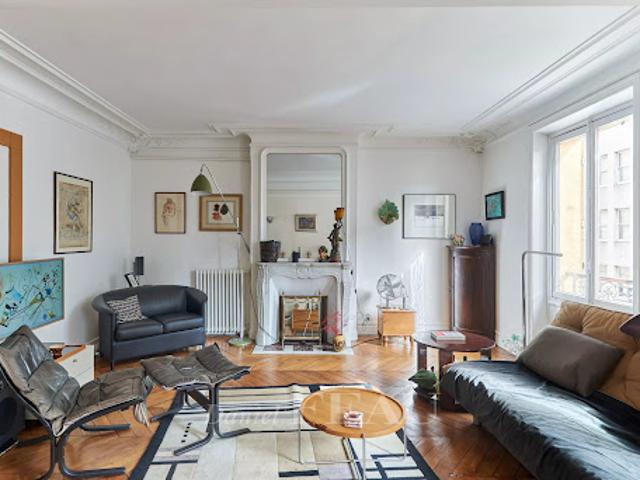 Vente Appartement 3 pièces 76.81 m2 Paris 10ème