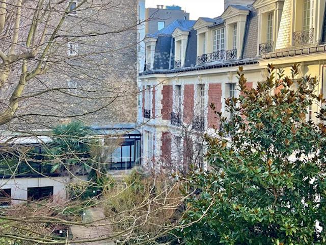Vente Appartement 3 pièces 78.8 m2 Paris 16ème