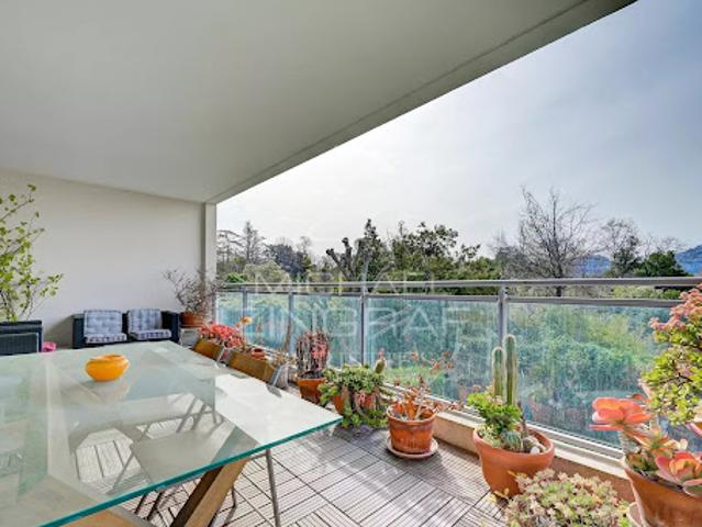 Vente Appartement 3 pièces 79 m2 Marseille 8ème