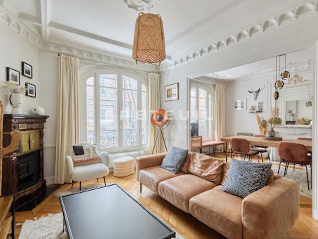 Vente Appartement 3 pièces 82.37 m2 Paris 18ème