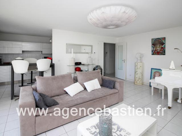 Vente Appartement 3 pièces 84 m2 Gex
