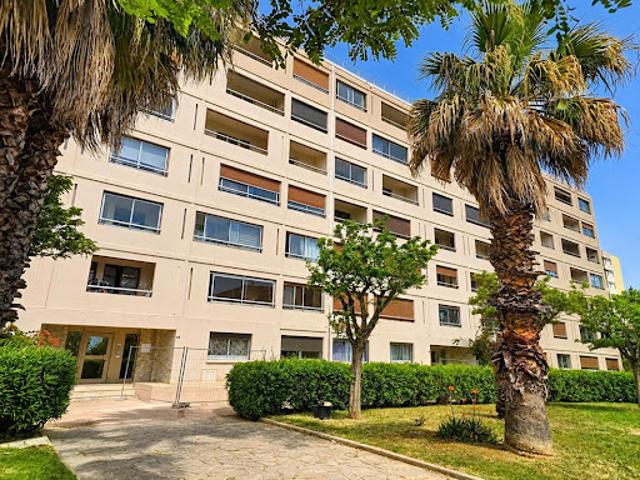 Vente Appartement 3 pièces 84 m2 Hyeres