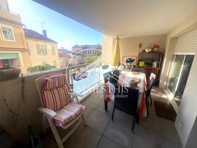 Vente Appartement 3 pièces 94.47 m2 Hyeres