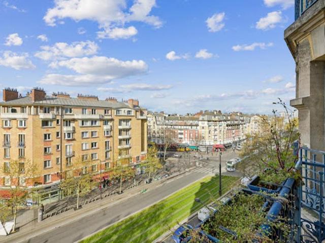 Vente Appartement 3 pièces 102.82 m2 Paris 18ème