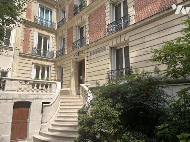 Vente Appartement 3 pièces 104.22 m2 Paris 18ème