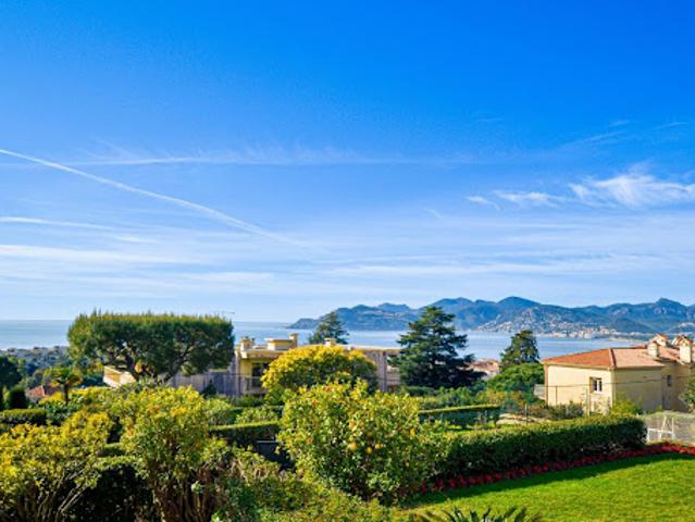 Vente Appartement 3 pièces 108 m2 Cannes la bocca