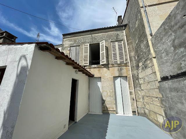 Vente Appartement 3 pièces 111 m2 Saintes