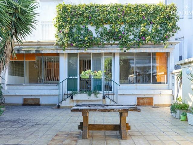 Vente Appartement 3 pièces 125.03 m2 Marseille 8ème
