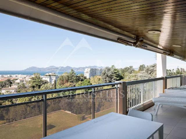 Vente Appartement 3 pièces 132.08 m2 Cannes