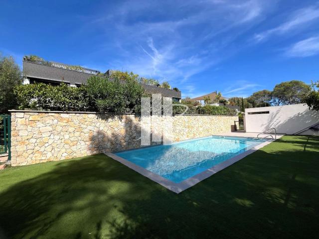 Vente appartement 3 pièces Boulouris 83