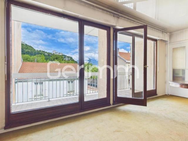 Vente Appartement 3 pièces + cuisine 75,50 m² 160 000