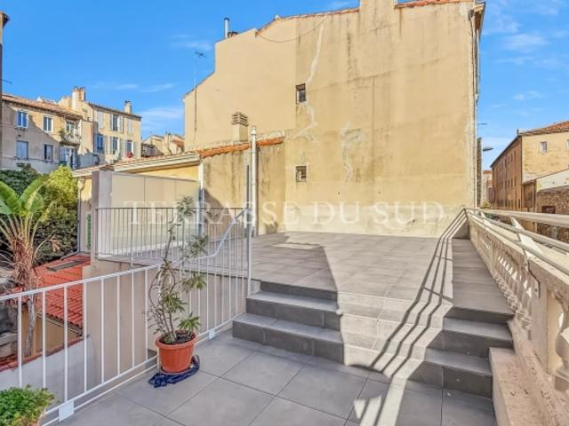 Vente Appartement 3 Pièces de 77 m2 avec Grande Terrasse et Cave Quartier Notre Dame du Mont Marseille 6