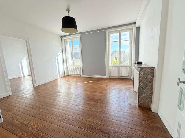 Vente appartement 3 pièces Laval 53