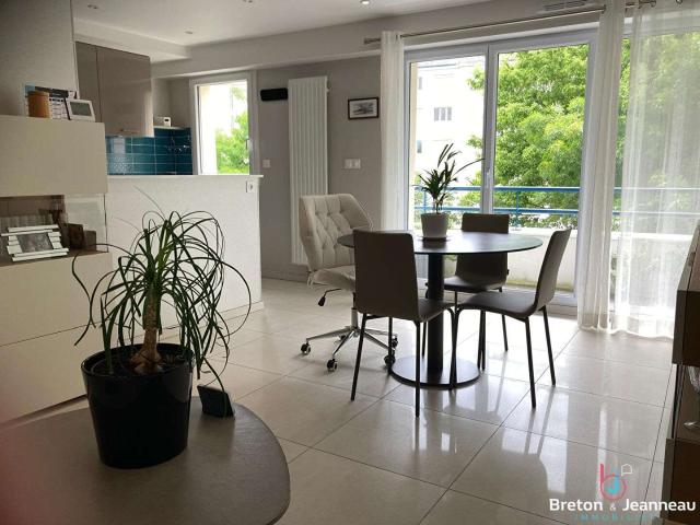 Vente appartement 3 pièces Laval 53