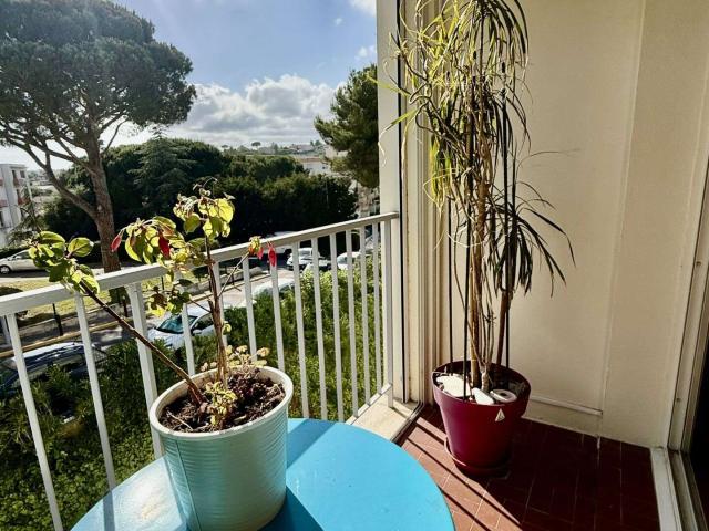 Vente appartement 3 pièces Saint Laurent du Var 06