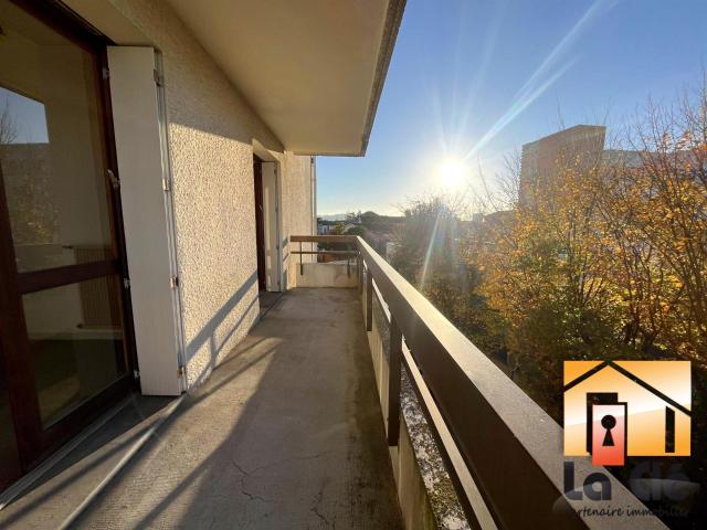 Vente appartement T3 avec balcon, ascenseur et garage Agen. 72m² Agen
