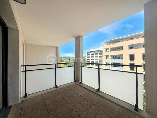 Vente Appartement + box résidence récente