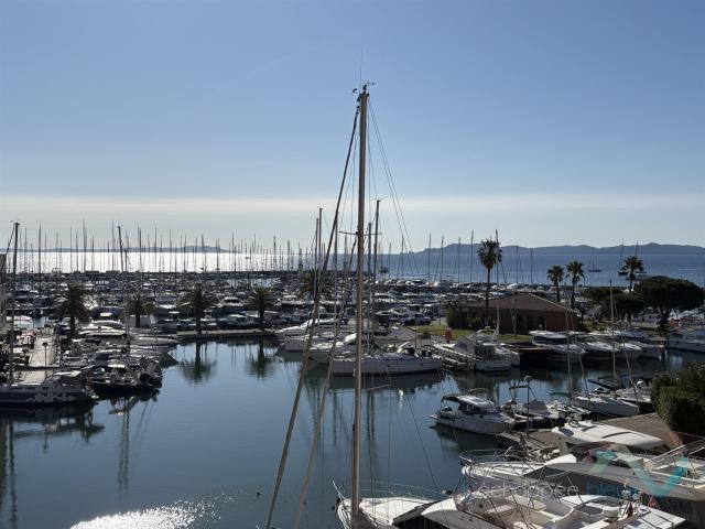 Vente Appartement Hyeres Port Vue Mer 22m² Hyères