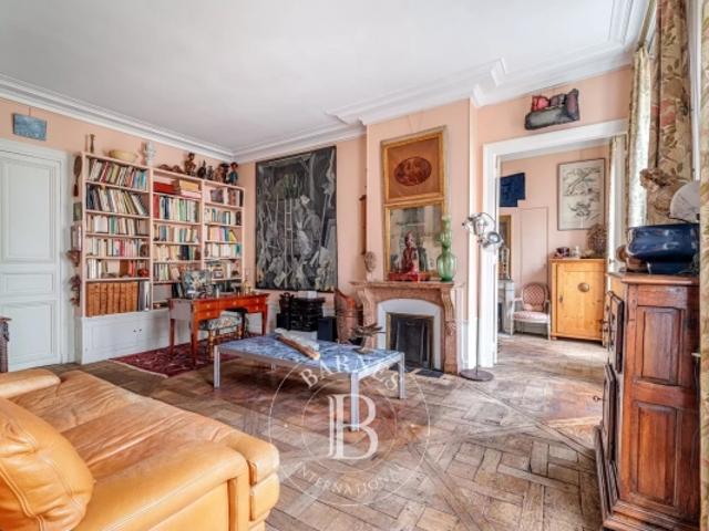 Vente Appartement Paris 4 Ile de la Cité Traversant Deux Chambres Vue Notre Dame