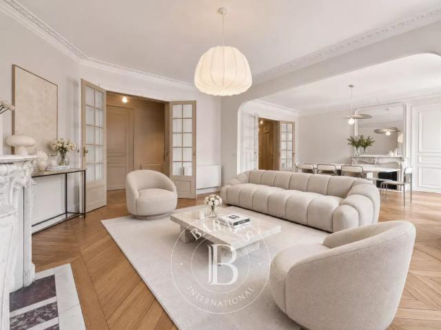 Vente Appartement Paris 4 3 Chambres Rénové Meublé Ascenseur