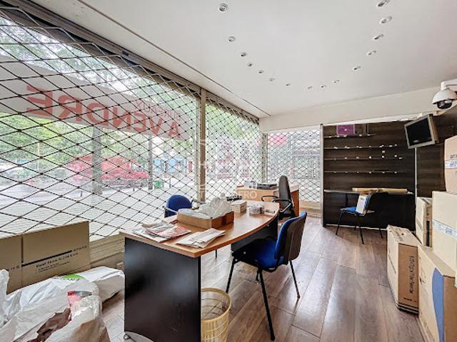 Vente Autre 4 pièces 239.62 m2 Paris 11ème