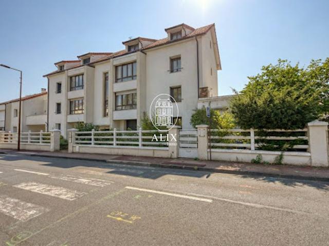 Vente Autre 7 pièces 154 m2 Velizy villacoublay