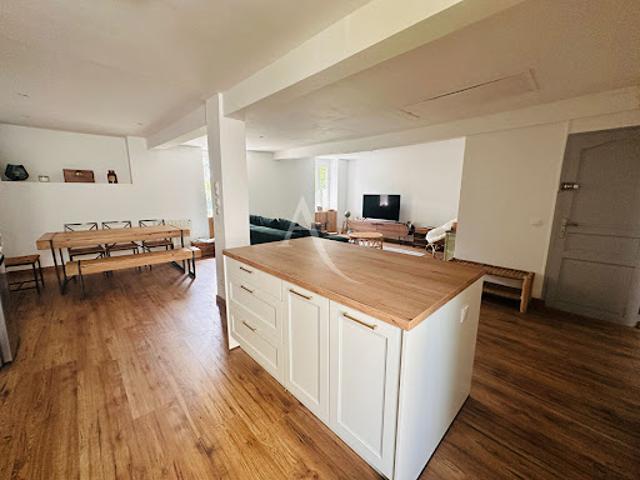 Vente Autre 9 pièces 230 m2 Saintes
