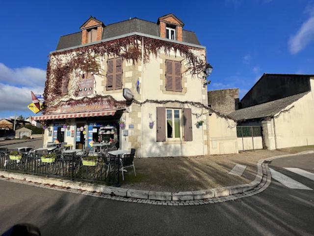 Vente Autre 140 m2 Saint Pierre le Moûtier