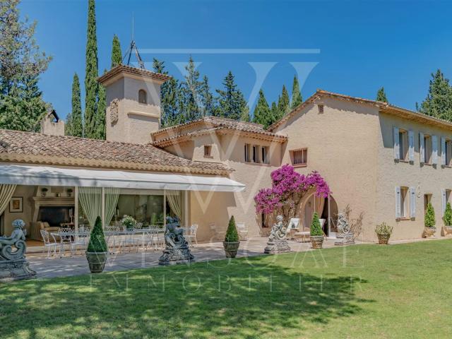 Domaine Provençal Historique 908m² Auribeau sur Siagne