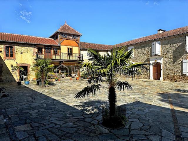 Vente Bastide 12 pièces 401 m2 Villecomtal sur Arros