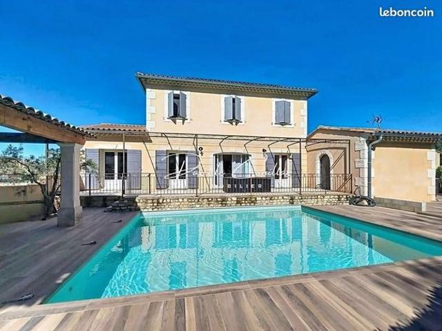 Vente | Bastide | 5p | 4ch | 120 m² | Saint Rémy de Provence | Expo Sud | Terrasse · Piscine