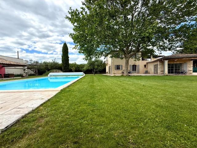 Vente bastide 6 Pièce s 215m² Uzès