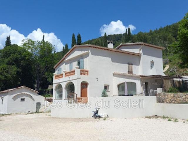Vente Bastide 6 pièces 250 m2 Solliès Toucas