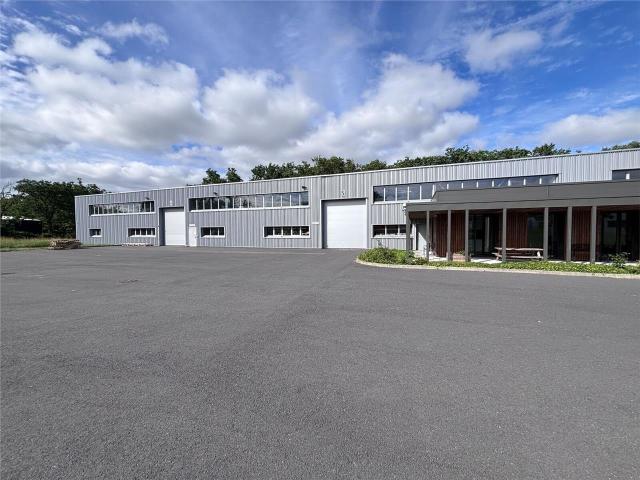 Vente bâtiment Bouaye Proche aéroport Nantes Atlantique