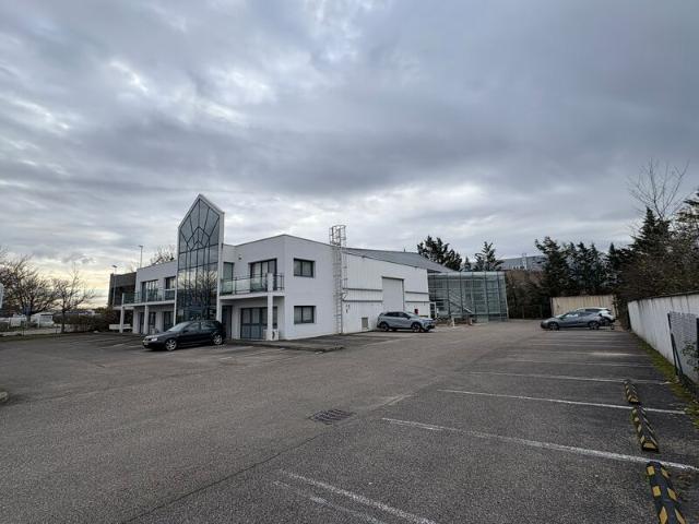 Vente bâtiment mixte Chassieu Proche rocade Est et transports