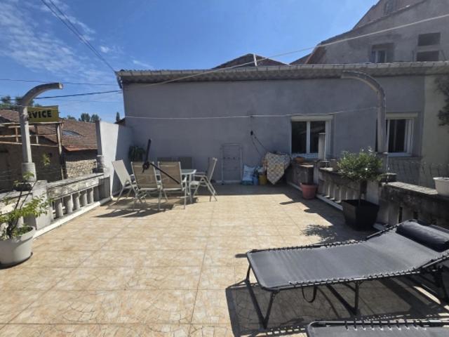 Vente Bédarieux maison 85m², 2ch, 1 bureau, terrasse, jardinet, garage et remises