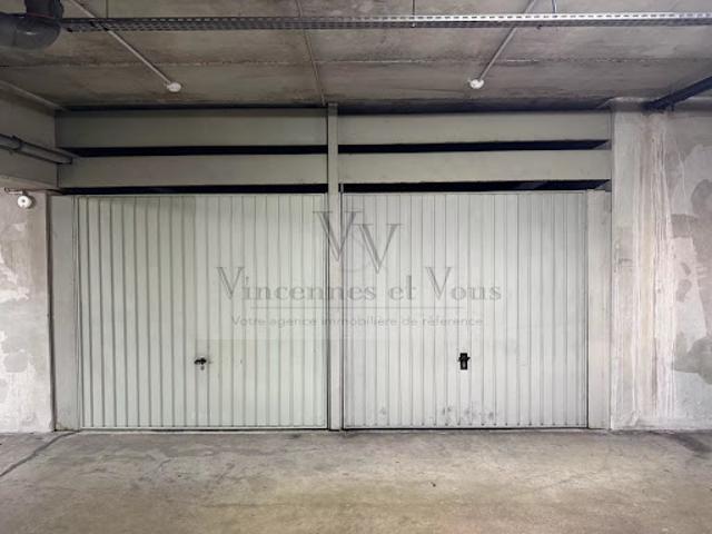 Vente Box 25 m2 Montreuil