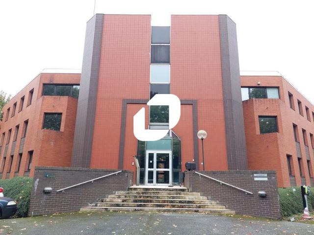 Vente bureaux Montigny le Bretonneux Proche gare SNCF et RER