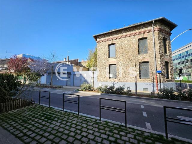 Vente bureaux Montrouge Site clos sécurisé, proche RER et tram