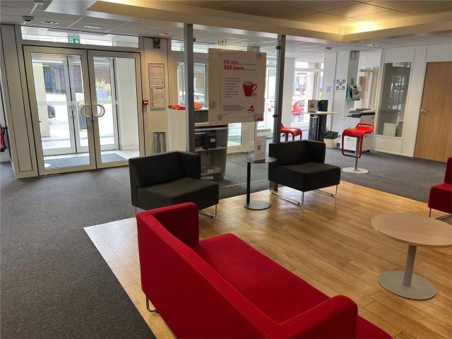 Vente bureaux Nantes centre Face marché Talensac et tramway