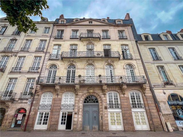 Vente bureaux Nantes Proche transports en commun et parking commerce